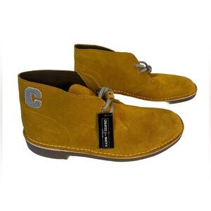NWT Clarks Original Desert Men’s 10 Mustard Suede Unique C Appliqué